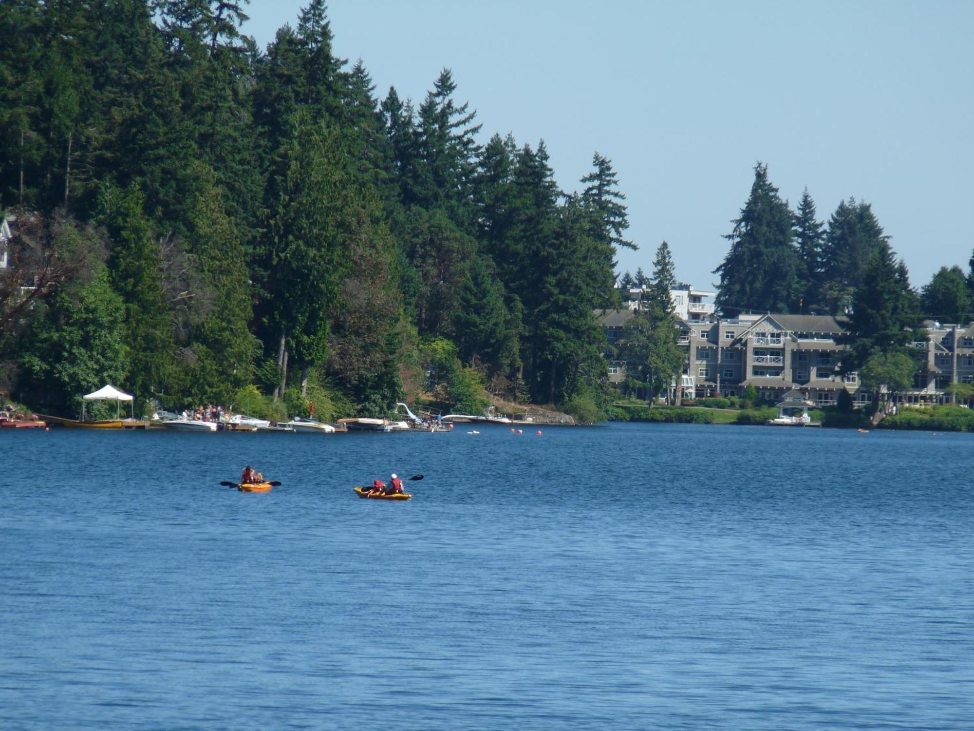 Inn On Long Lake Nanaimo Buitenkant foto