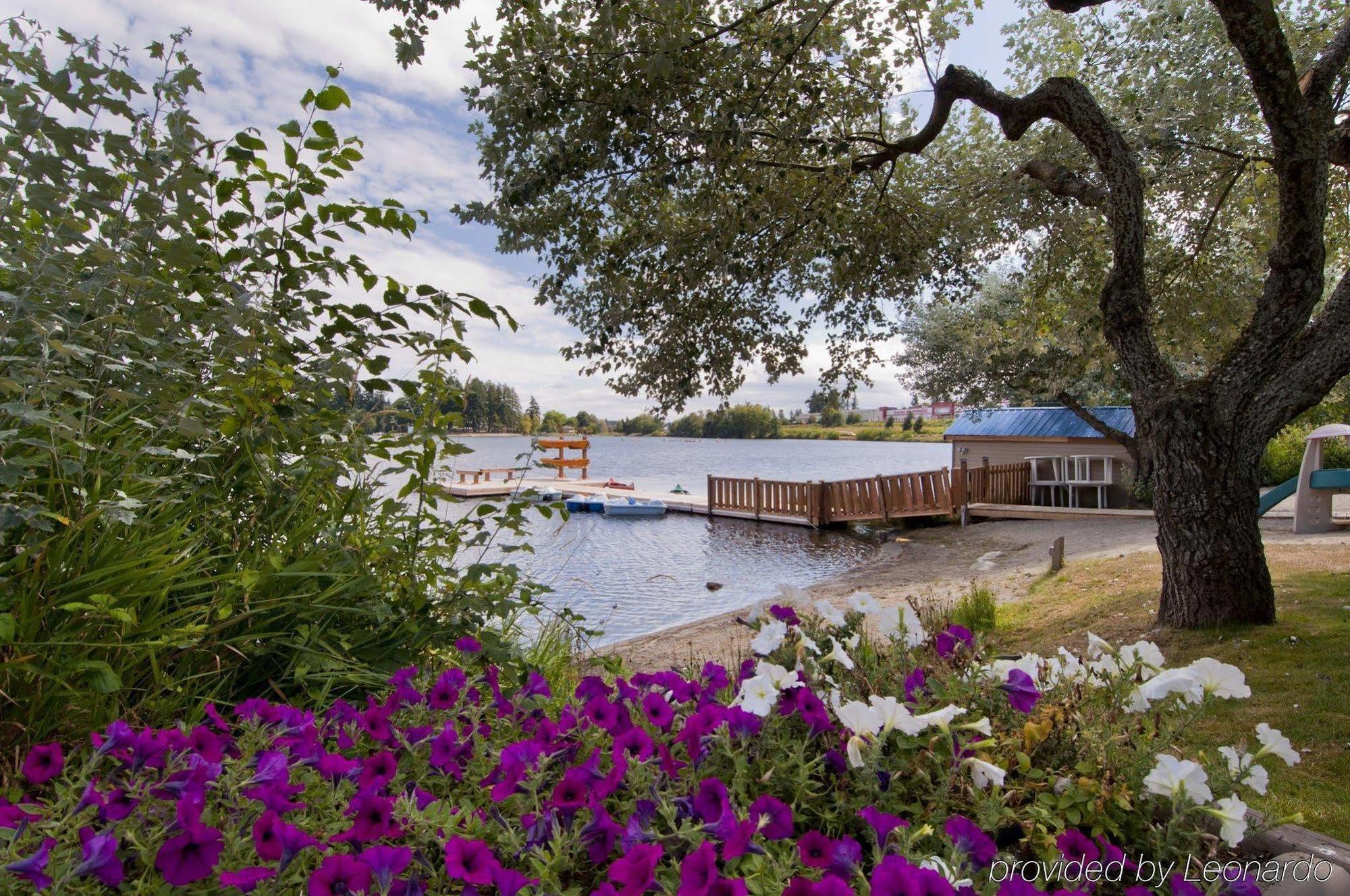 Inn On Long Lake Nanaimo Buitenkant foto