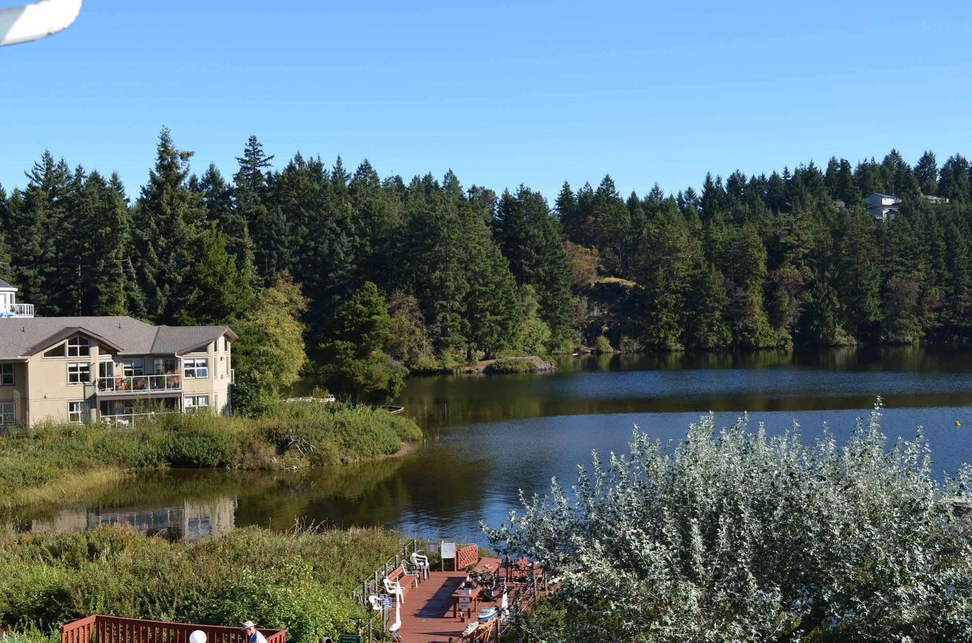 Inn On Long Lake Nanaimo Buitenkant foto